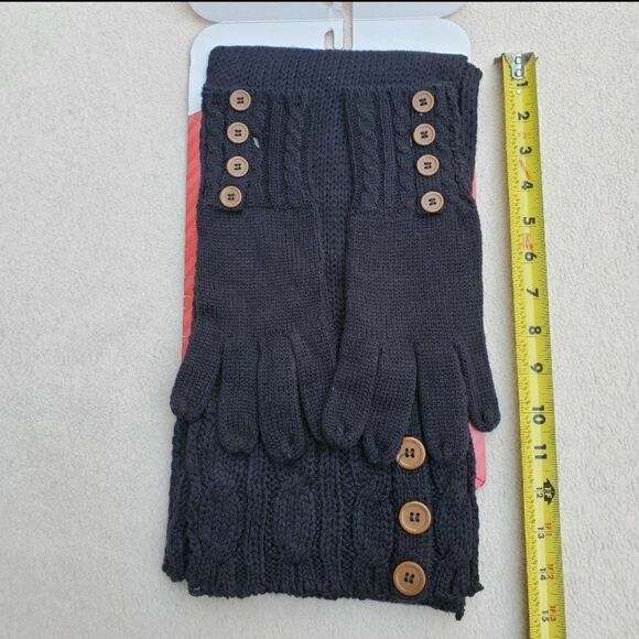 NWT 2 Piece Knit Scarf and Gloves Set - Picture 4 of 11